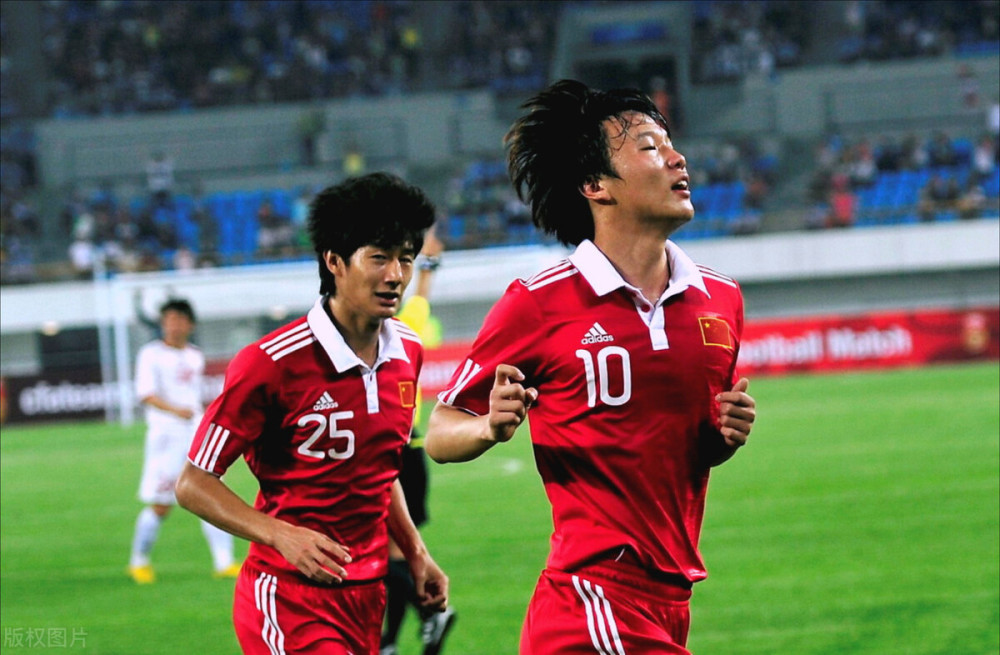 中乙球队从郑智接班人到中乙门面，回望中国足球一闪而过的流星图